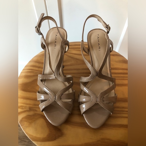 Tahari Patent Leather Heels in Nude, Size 7 - Picture 10 of 12